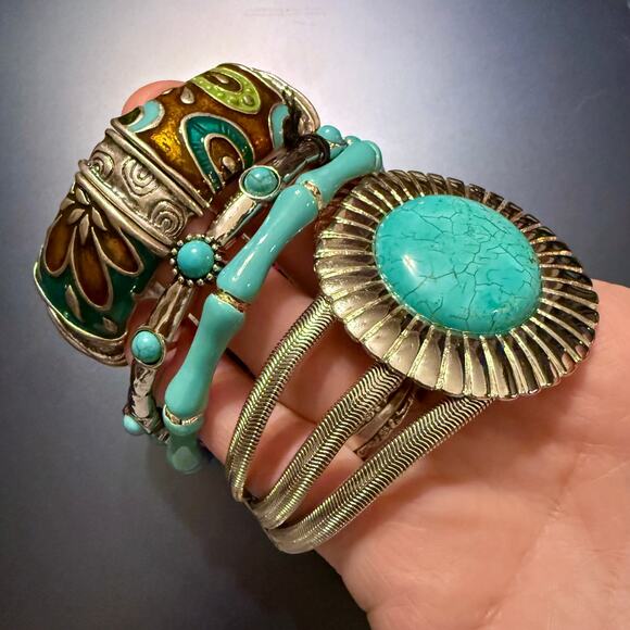Bundle of Four Boho Blue Turquoise Silver Tone Bracelets - Picture 3 of 6